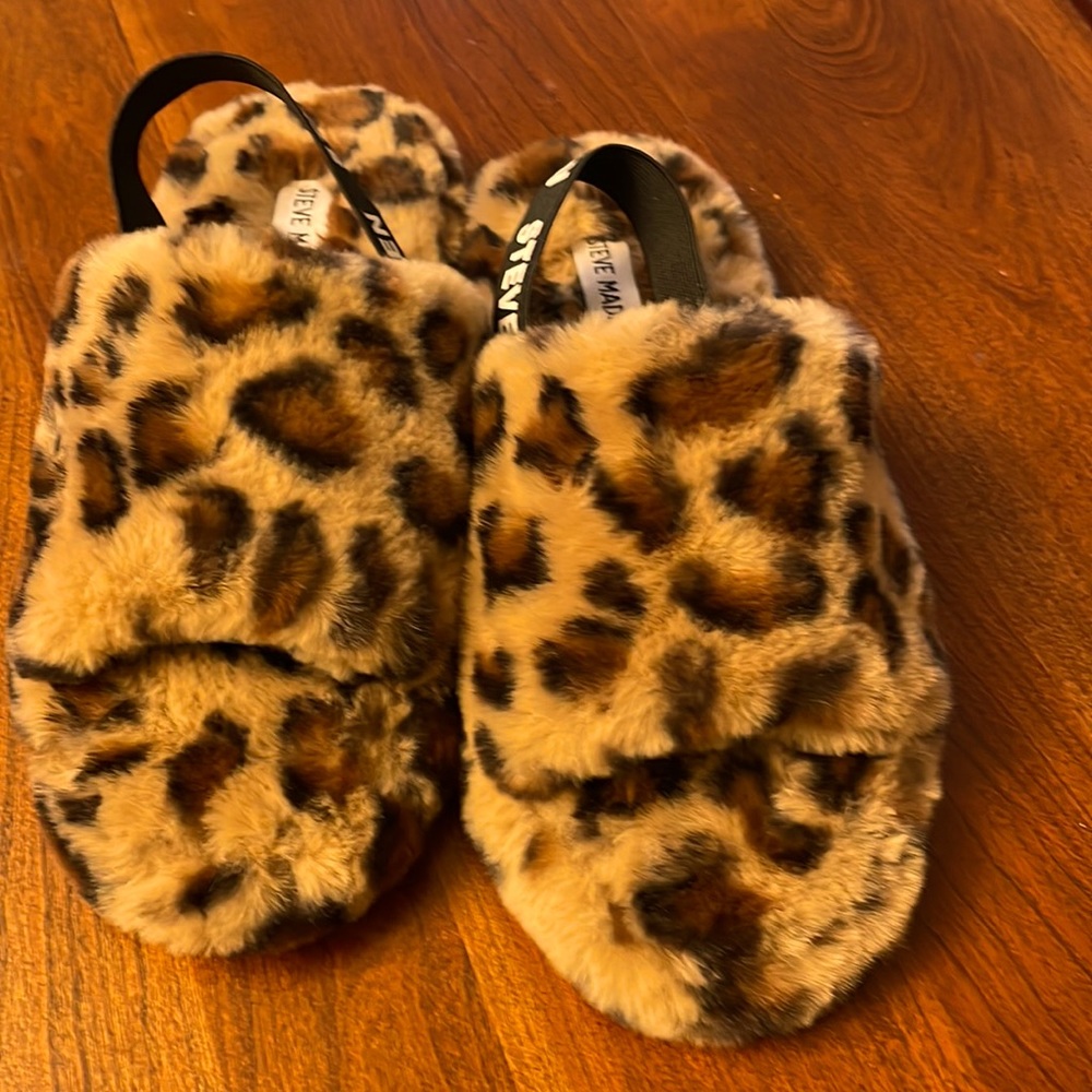 Steve Madden leopard print fur woman’s slippers small NEW brown leopard